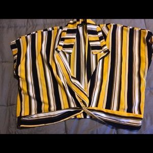 Crop, plus size, top. NWOT.